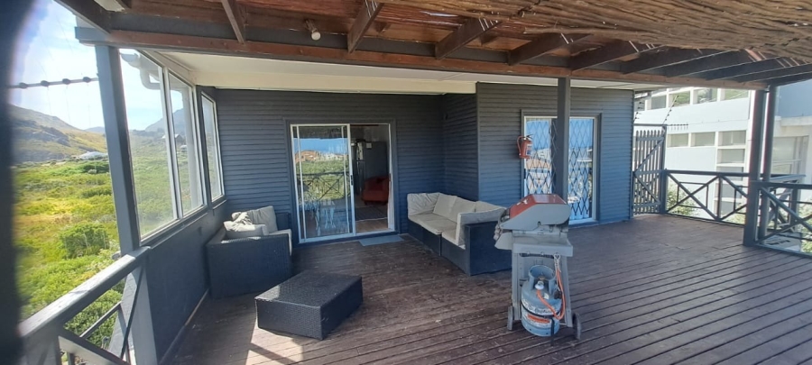 To Let 3 Bedroom Property for Rent in Rooi Els Western Cape